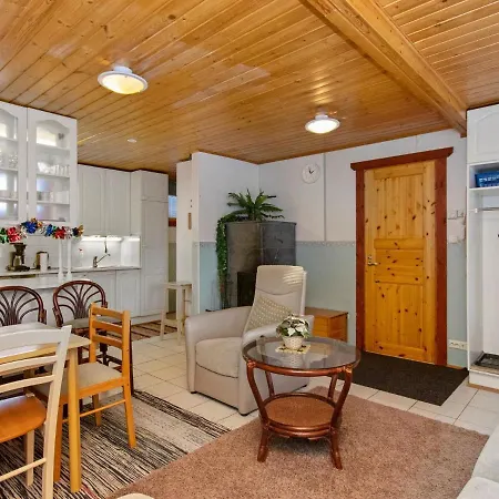 Kulma-alpit B Paritalon Alak By Interhome *